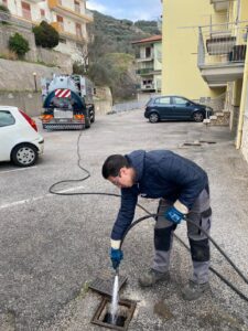 Montecorvino Espurghi  effettua lavaggi idrodinamici con pressioni elevate